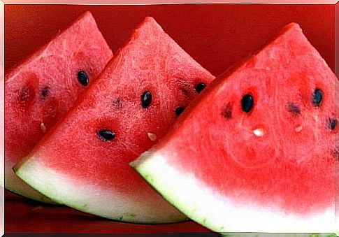 Watermelon on the fruit list to treat water retention