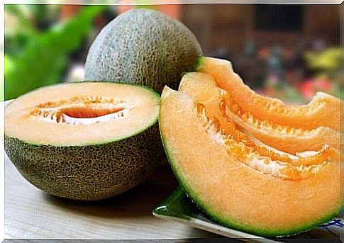 Fruits to treat water retention like melon