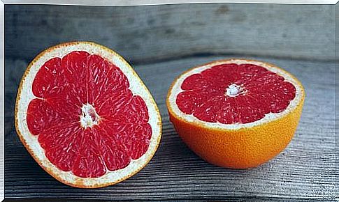 Grapefruit on the fruit list to treat water retention