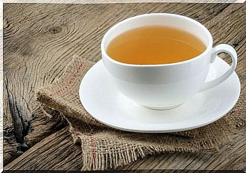 Tricks to sleep well such as serving hot tea 