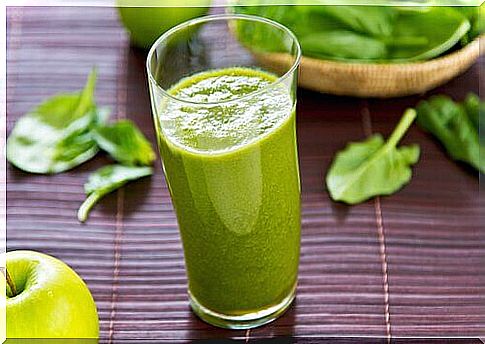 Juices for skin blemishes with green fruits