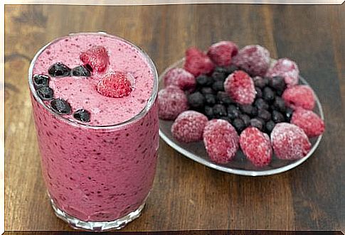 Drink a protein-rich blueberry smoothie