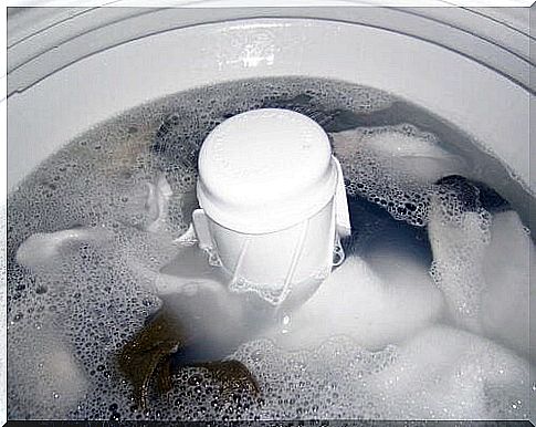 Solutions to clean the washing machine with detergent