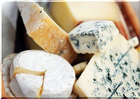 Cheese on the list of causes of nocturnal headaches