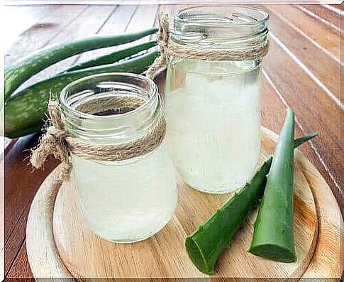 Natural treatments for thicker eyebrows with aloe vera