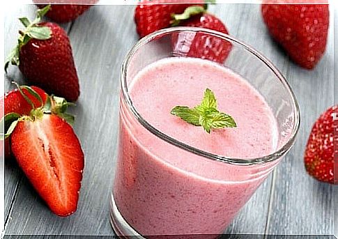 Nutrient-rich banana and strawberry smoothies