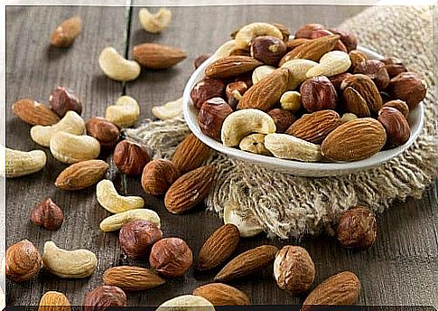 Nuts on the list of foods against hair loss