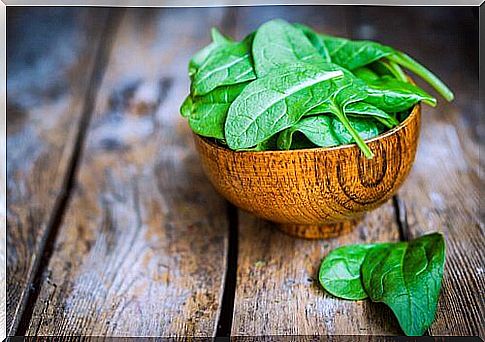 Foods to treat macular degeneration like spinach