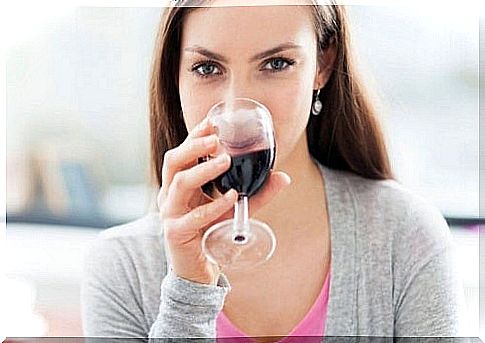 Reasons to drink red wine such as increasing energy levels