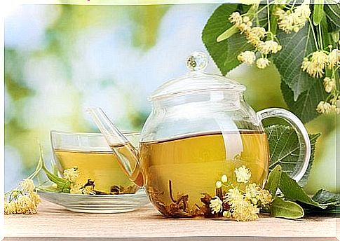 Natural remedies for pharyngitis such as lime tea