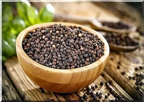 Bowl of peppercorns