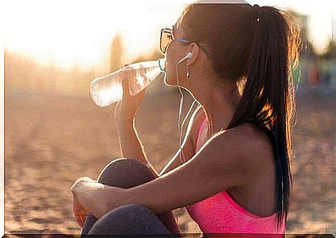 The movement completes the therapy with water for weight loss