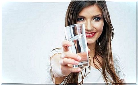 Intermittent fasting helps to lose weight if you drink a lot of water