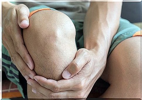 Knee pain caused by meniscus rupture