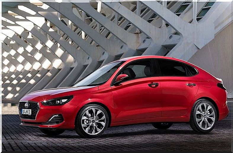 New Hyundai i30 Fastback: elegant and familiar