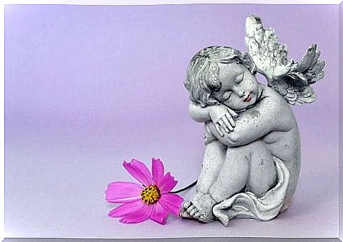 Angel-shaped statuette