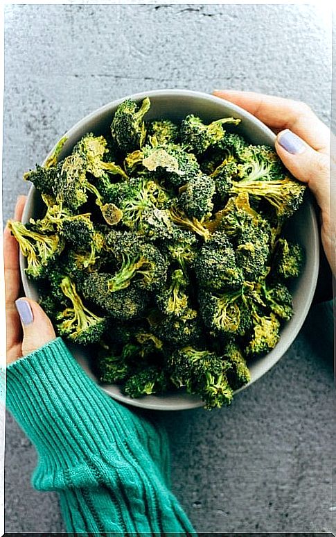 Bowl with baked broccoli