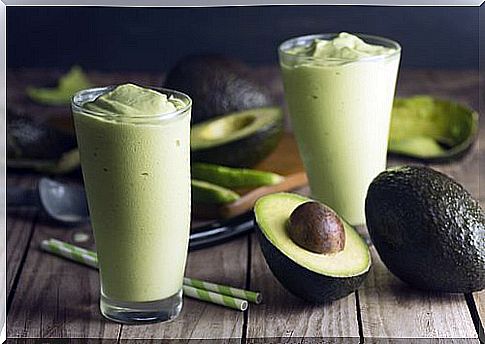 Avocado smoothie for weight loss and muscle building