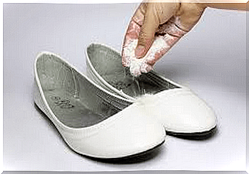 Unpleasant smell from shoes - 7 remedies