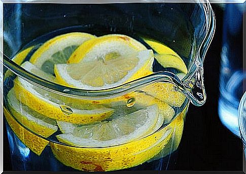 water-with-lemon waist DorteF