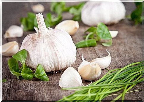 And garlic helps you fight urinary incontinence