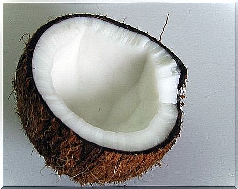 Coconut water is beneficial for hypothyroidism and hydration